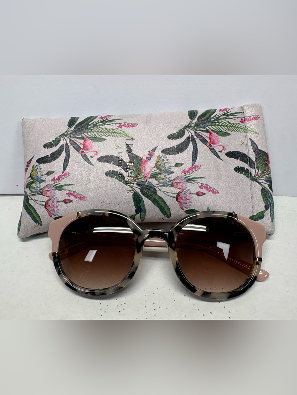 TED BAKER TB140 SUNGLASSES WOMENS 49-22-135 IVORY Pink  IVO FULL-RIM EUC